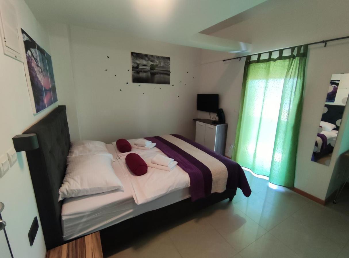 Panorama Sunset Apartments Крес Екстериор снимка