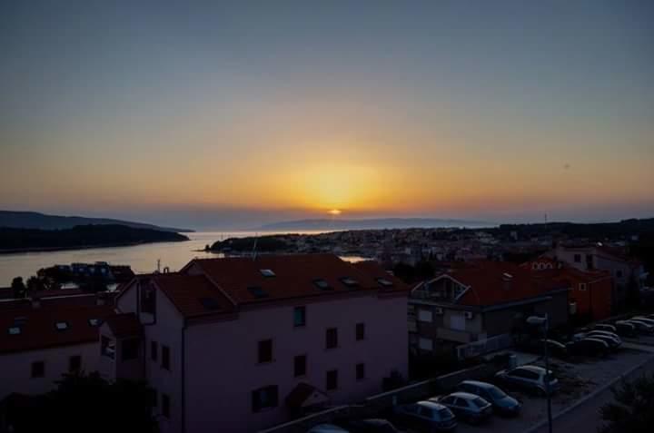 Panorama Sunset Apartments Крес Екстериор снимка