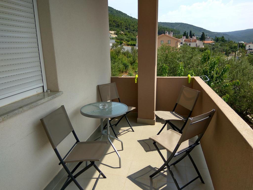 Panorama Sunset Apartments Крес Екстериор снимка