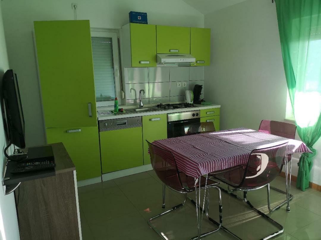 Panorama Sunset Apartments Крес Екстериор снимка